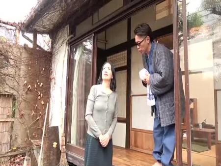 昭和猥褻官能ドラマ 立ち小便を覗かれた義母は息子にモンペを剥ぎ取られ&hellip; イチジクを盗んだ隣の六十路妻を肉棒でお仕置き 美原すみれ 新垣百合子 free on - Ero Video 