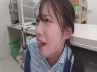  大嫌いな店長に弱みを握られ、パワハラ暴走ピストン 失禁スプラッシュ堕ち。押し寄せる聖水イキで濡れる深夜のコンビニバイト。 月野江すい