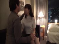 色っぽい雰囲気の21歳キャバクラ嬢の素人お姉さんのマンコ弄り、フェラ、手コキ、勃起陰茎挿入ガン突き絶頂。