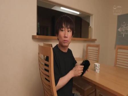 「うちの家族全員、家では全裸なんだ」 彼女の妹の早熟おっぱい free on - Ero Video 