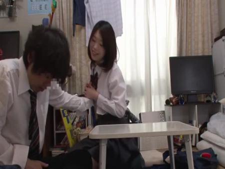 幼馴染が惨めなボクに同情で素股！素股だけのはずだったのにまさか…！ free on - Ero Video 