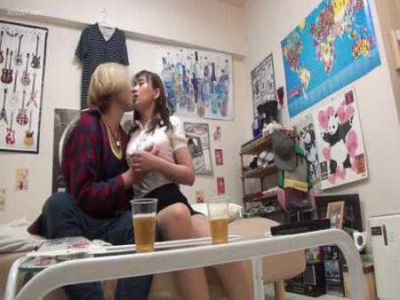 熟女連れ込み！ 他人棒と遊ぶ人妻 盗撮ドキュメントのすべて41  free on - Ero Video 